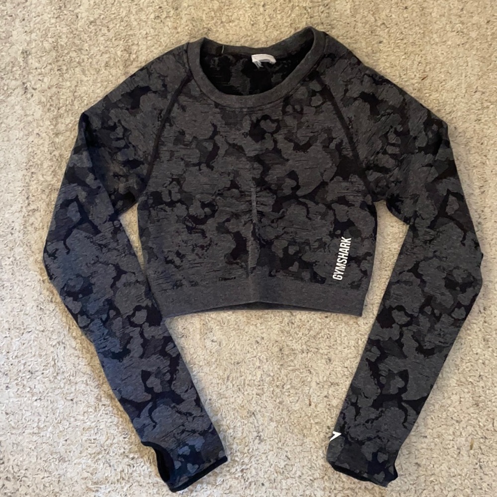 GymShark CAMO SEAMLESS LONG SLEEVE CROP TOP